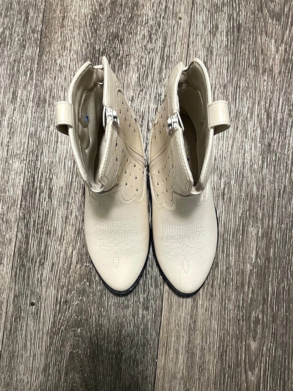 art class White Ankle Boots US 2